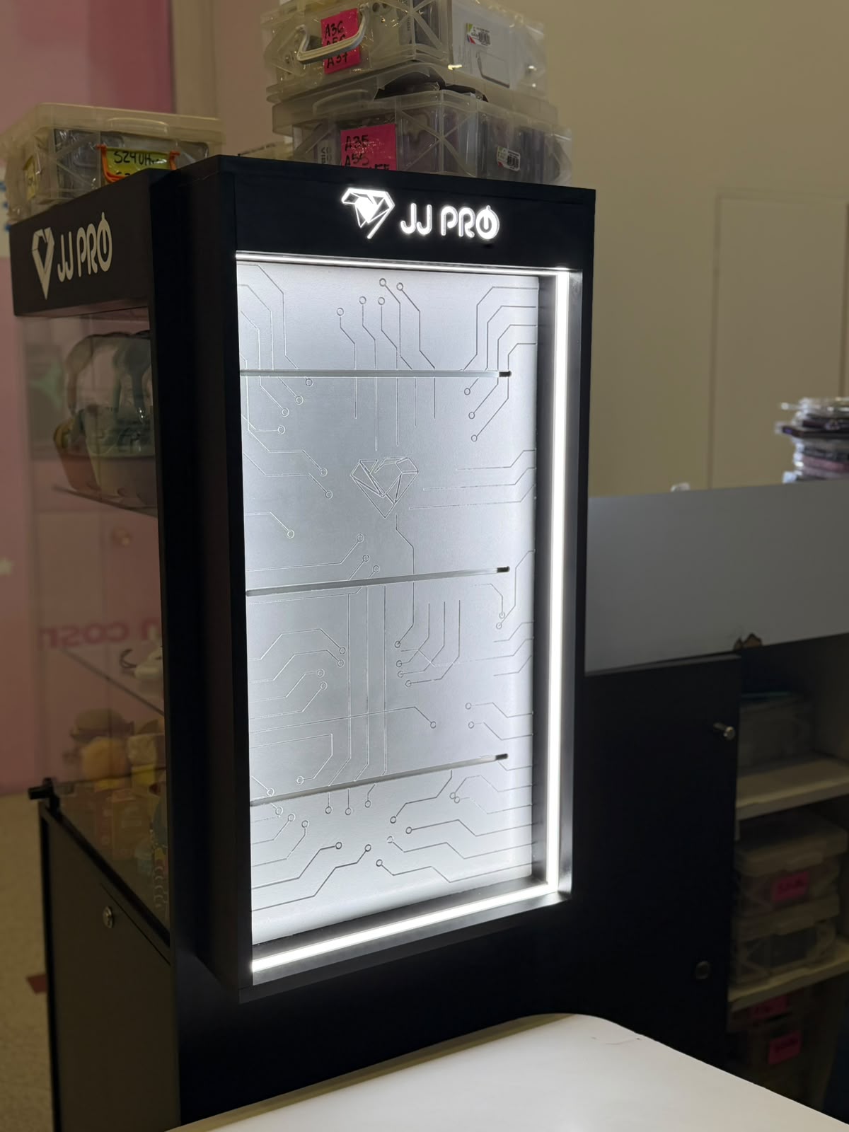 Exhibidor Personalizado - JJ Pro Mall VIVO El Centro